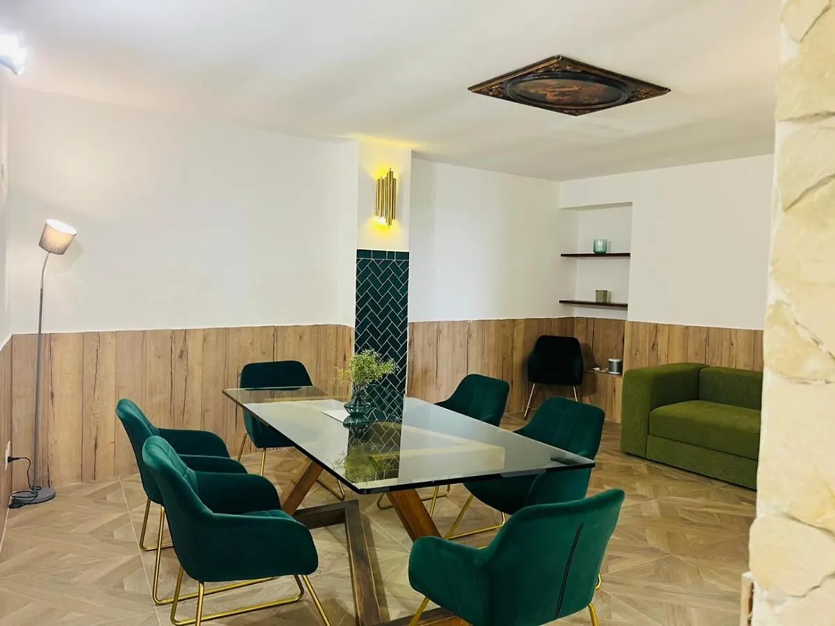 Trastevere 100Mq Bellissima Casa Indipendente contacts